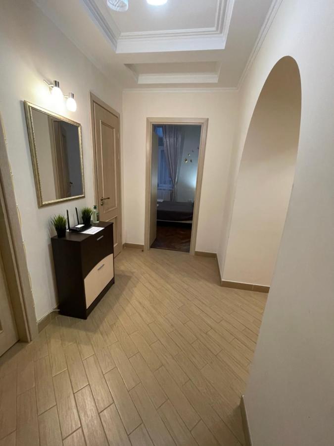 3 Rooms Apartments In The City Centr Lviv Exteriör bild