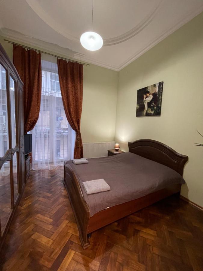 3 Rooms Apartments In The City Centr Lviv Exteriör bild