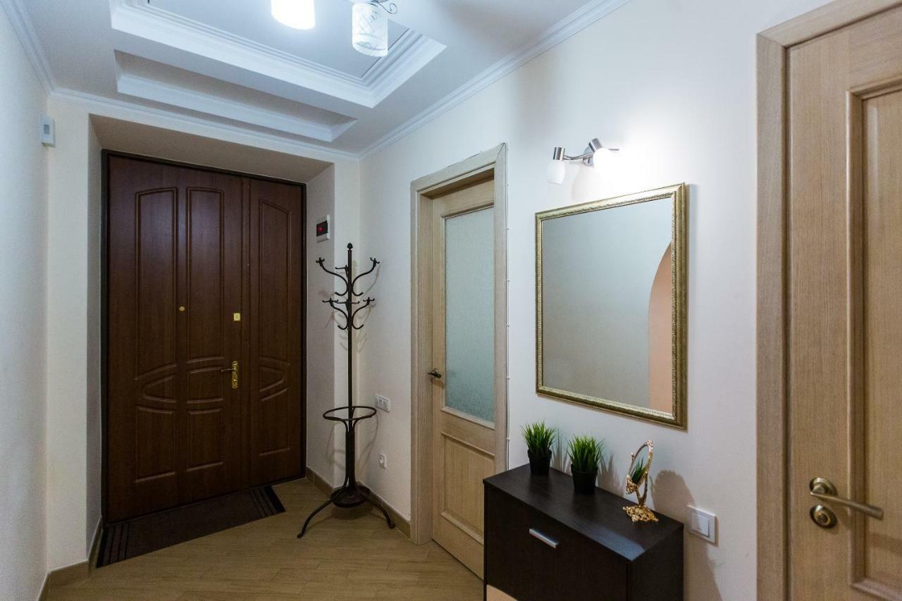 3 Rooms Apartments In The City Centr Lviv Exteriör bild