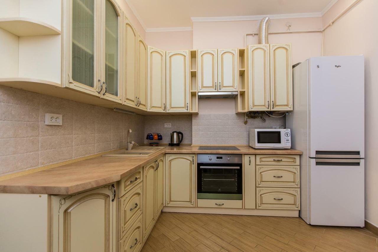 3 Rooms Apartments In The City Centr Lviv Exteriör bild
