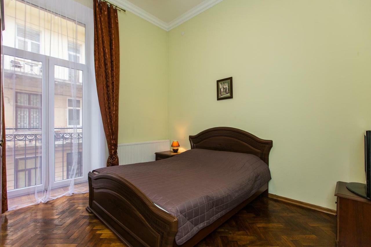 3 Rooms Apartments In The City Centr Lviv Exteriör bild