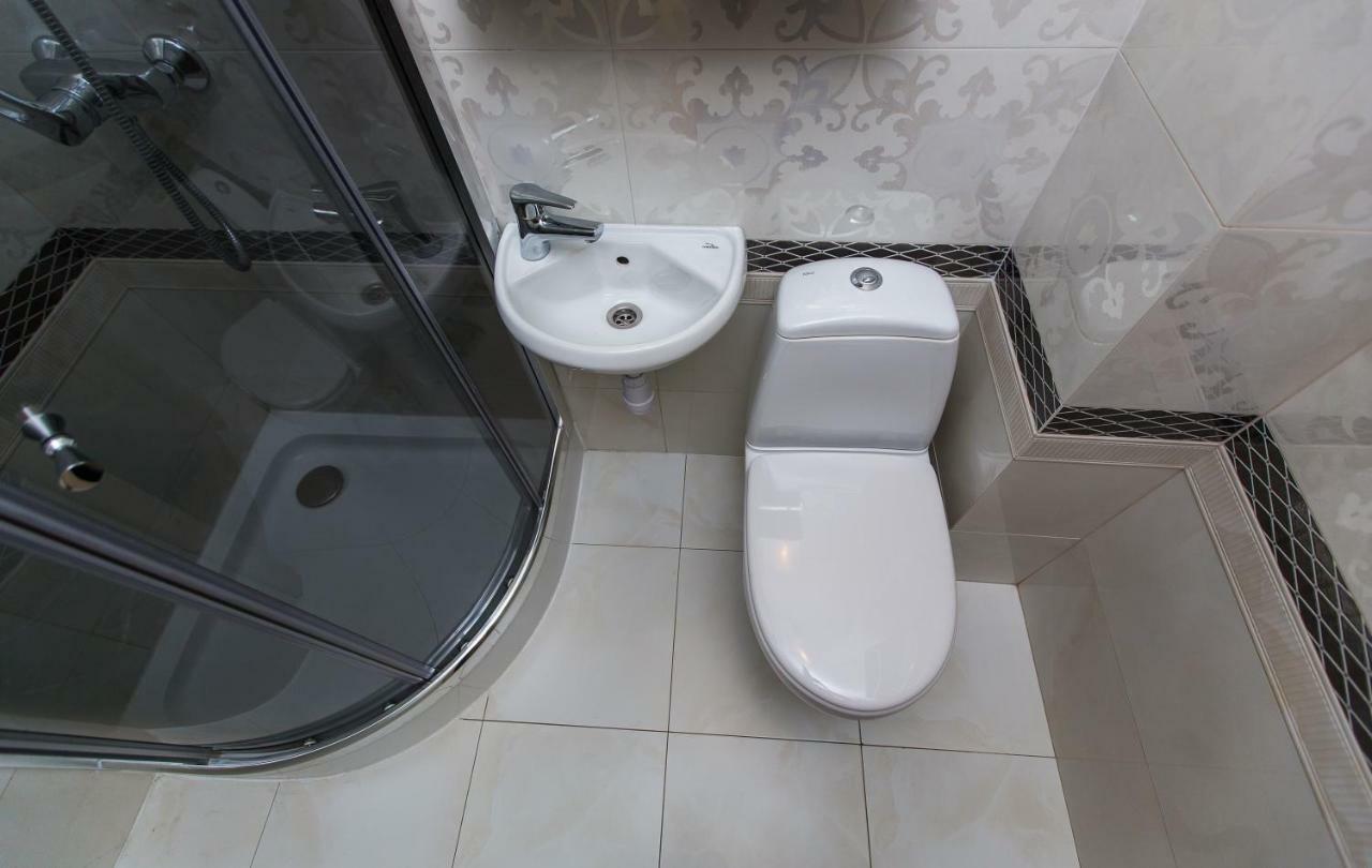 3 Rooms Apartments In The City Centr Lviv Exteriör bild