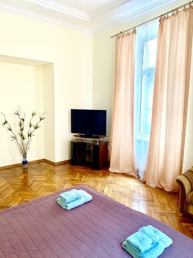 3 Rooms Apartments In The City Centr Lviv Exteriör bild